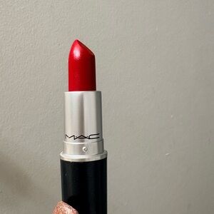 MAC Cosmetics Bold Scarlet Lipstick (Ruby Woo #707)